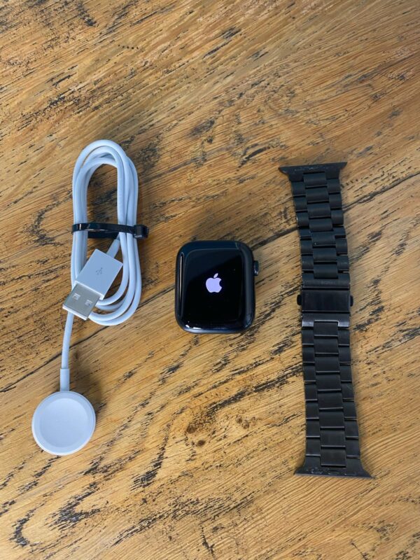 Apple Watch Series 7 | 32 GB | 45 mm | Refurbished | Niet origineel bandje